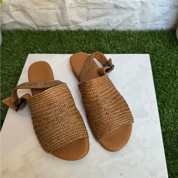 PAUL GREEN Helena espadrille sandals size 7.5 US Color Cuoio Sisal Woven leather