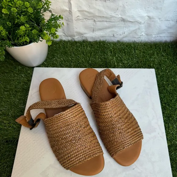 PAUL GREEN Helena espadrille sandals size 7.5 US Color Cuoio Sisal Woven leather