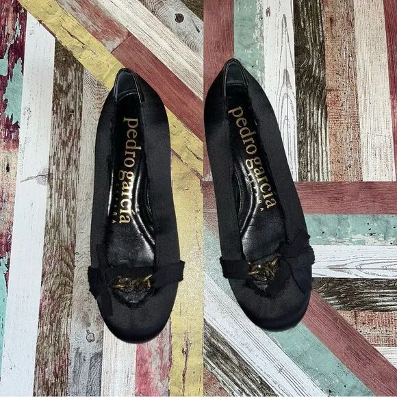 Pedro Garcia Black Satin Ballet Flats Top Hole Chain Swarovski Crystals EUC 6.5