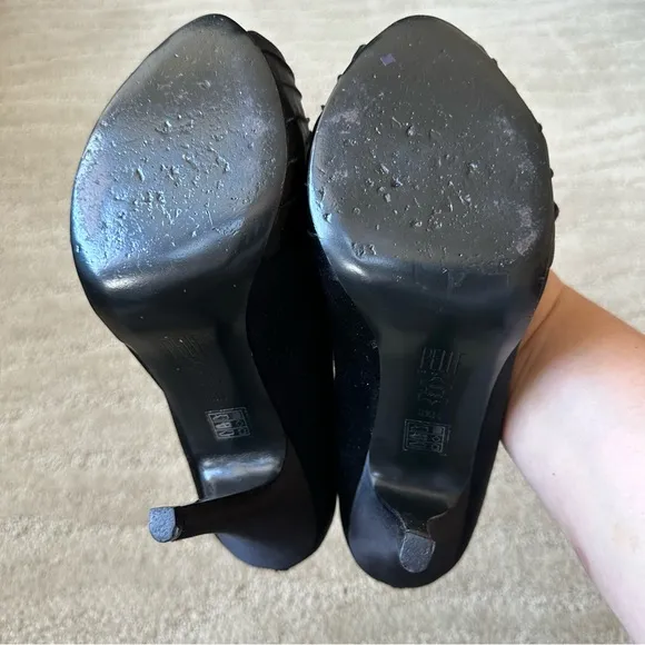 Pelle Moda Lynn Black Silk Peep Toe Pleated Crystal Platform Heel Pumps Sz 8.5