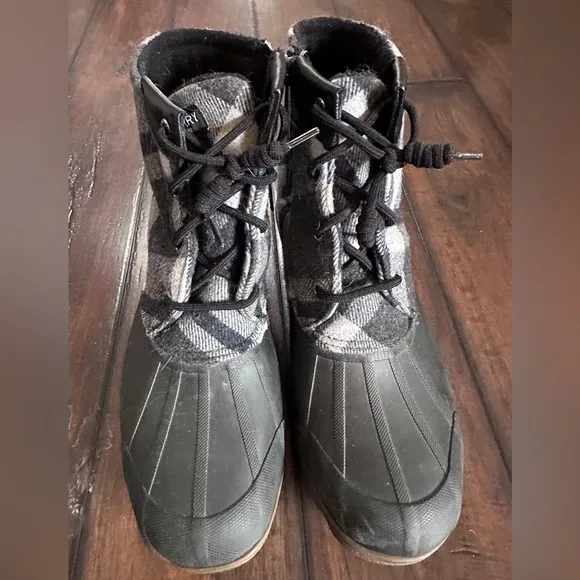 Plaid Sperry Duck boots woman’s size 8.5