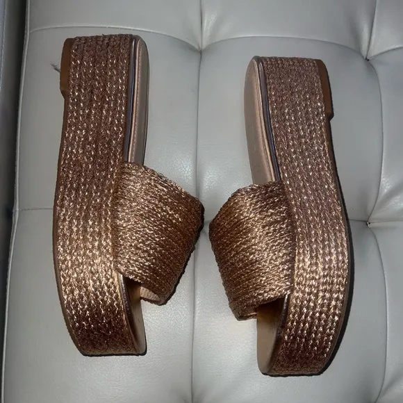 Platform sandals