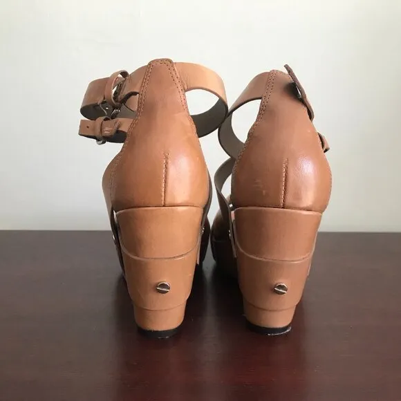 Pour La Victoire | Tan Wedge Platform Sandals