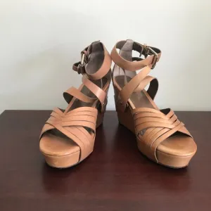 Pour La Victoire | Tan Wedge Platform Sandals