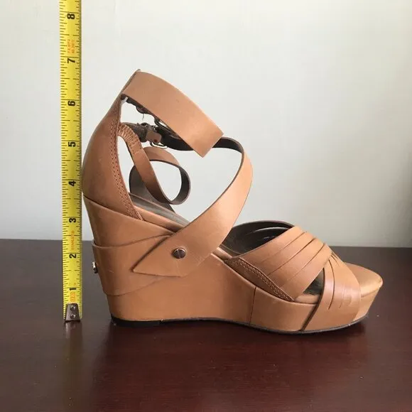 Pour La Victoire | Tan Wedge Platform Sandals