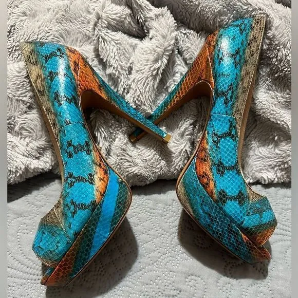 Pour La Victoire Snakeskin Peep-Toe Platform Heels – Size 8.5