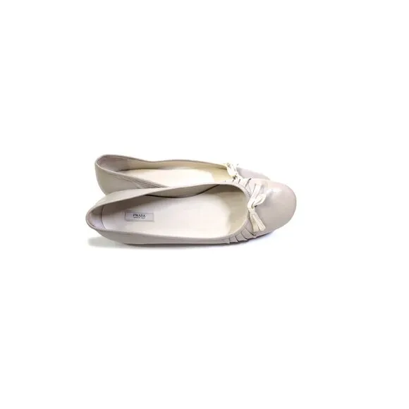 Prada 39 Flats Beige Leather Bow Ballet Shoes Womens Size 8.5