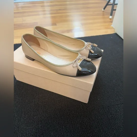 Prada Ballet Flats - Black/Beige - 100% Leather Size 7