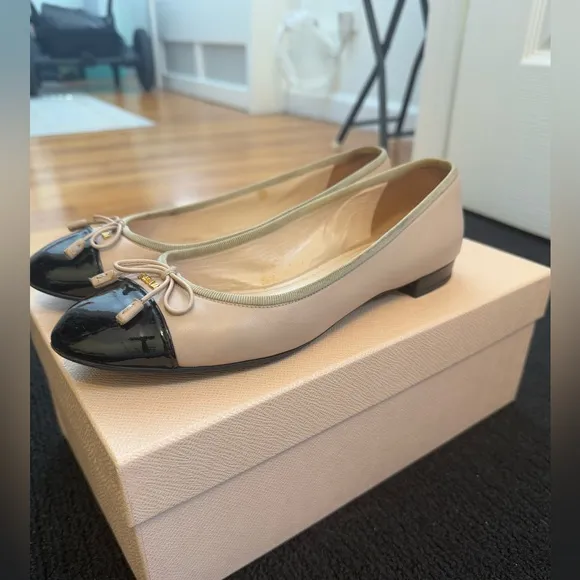 Prada Ballet Flats - Black/Beige - 100% Leather Size 7