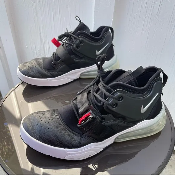 Pre- Owned Men Nike Air Force 270 Black White Sneaker AH6772-001 Size 12