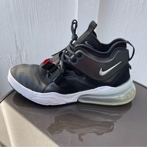 Pre- Owned Men Nike Air Force 270 Black White Sneaker AH6772-001 Size 12