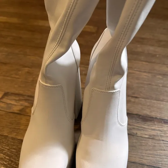 Princess Polly Windsor Smith Angelz Platform Boots Snow