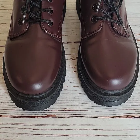 Quipid Burgundy Vegan Leather Platform Boots Size 10