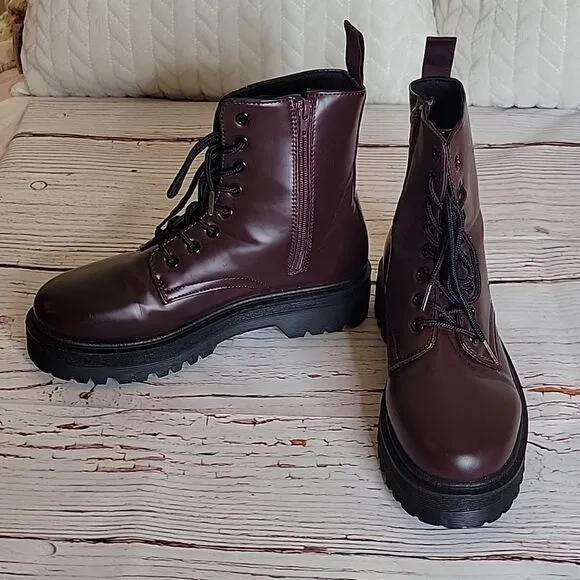 Quipid Burgundy Vegan Leather Platform Boots Size 10