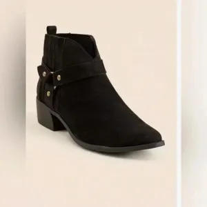 Qupid Kelsey Harness Boots | Size 8.5 | Black
