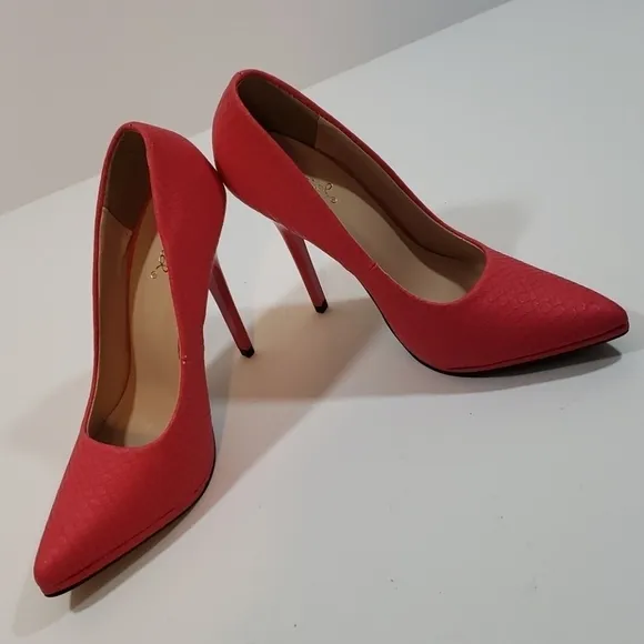 Qupud~Size 7~Pink High Heel Shoes NEW
