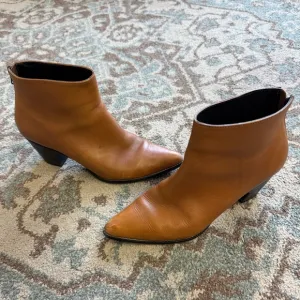 Rachel Comey Sonora Light Brown Leather Ankle Boots Back Zipper Low Heel Size 9