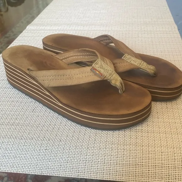 RAINBOW Platform WOMEN Sandals , light brown , leather, size9.5-10 , sanitized