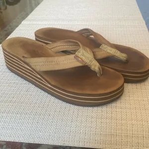 RAINBOW Platform WOMEN Sandals , light brown , leather, size9.5-10 , sanitized