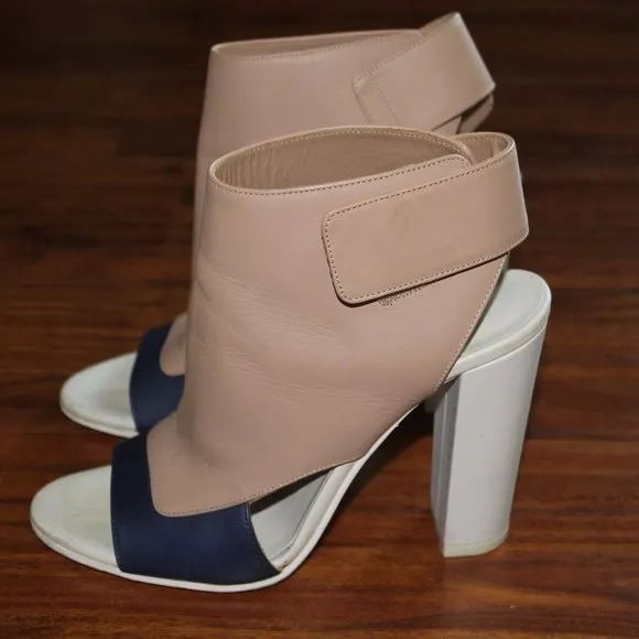 REDUCED Vince Camuto Tan Blue White Leather Peep Toe Shoes