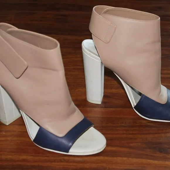 REDUCED Vince Camuto Tan Blue White Leather Peep Toe Shoes