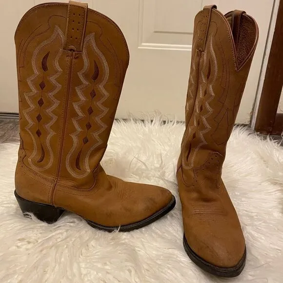 Road Wolf Cowboy Boots - Size 8 - Great Condition