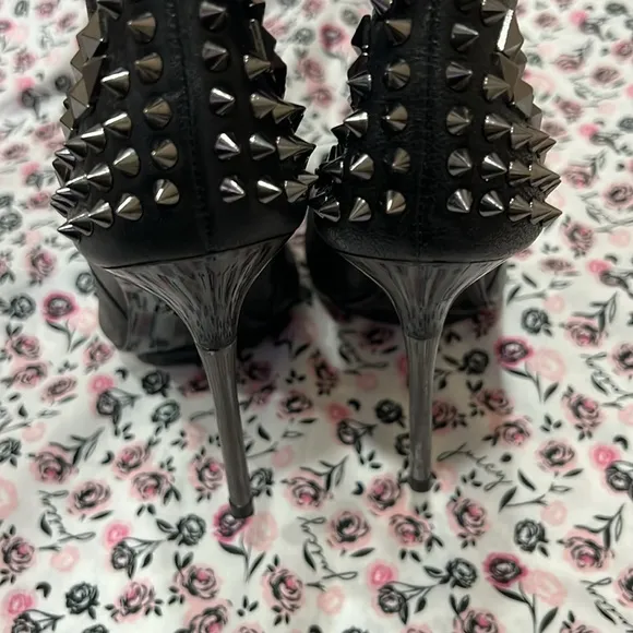 Rock and Republic Kenna  Leather Stiletto Boot