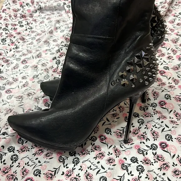 Rock and Republic Kenna  Leather Stiletto Boot