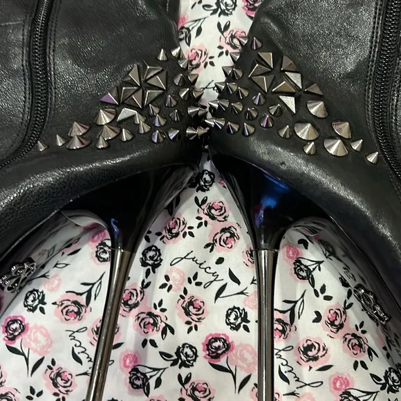 Rock and Republic Kenna  Leather Stiletto Boot
