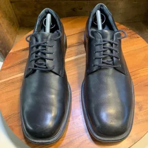 Rockport like new mens tie up dress shoes.  Inv 5569