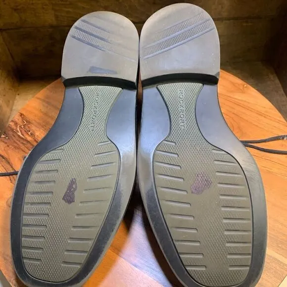 Rockport like new mens tie up dress shoes.  Inv 5569