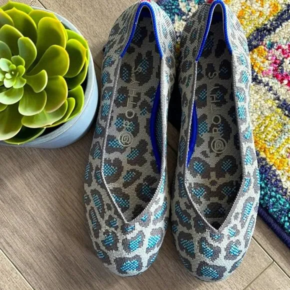 Rothys round toe gray blue spotted leopard print size 9.5 woman’s flat s…
