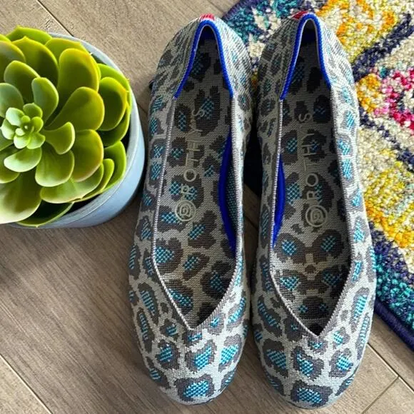 Rothys round toe gray blue spotted leopard print size 9.5 woman’s flat s…