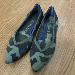 Rothy's The Point Olive Camo Womens Green Flats Pointed Toe Shoes 6.5