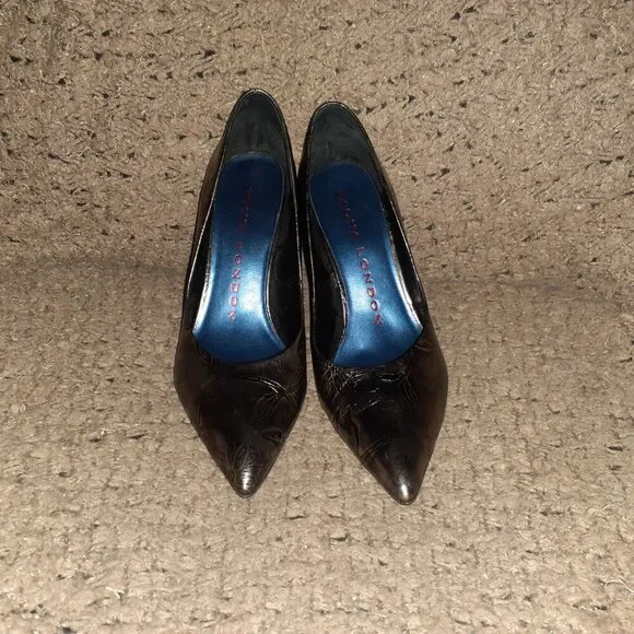 SACHA LONDON-Pewter/Silver Metallic Leather Stilettos-Floral Embossed-Sz 8-NWOB