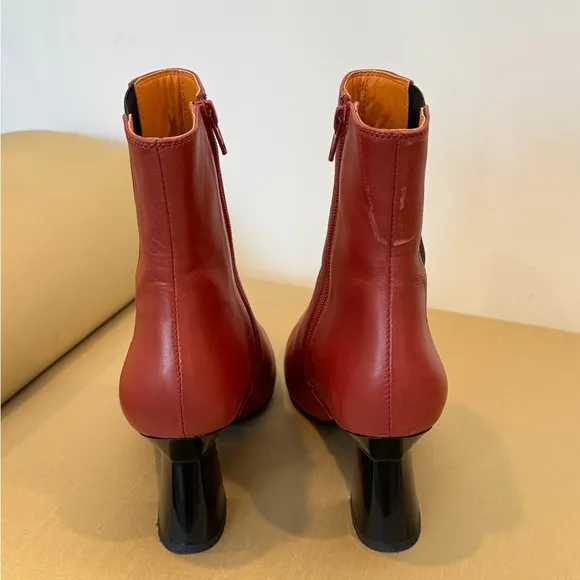 SAINT ELLIANA RUST LEATHERSCULPTED HEEL CHELSEA‎ BOOTS Size 8