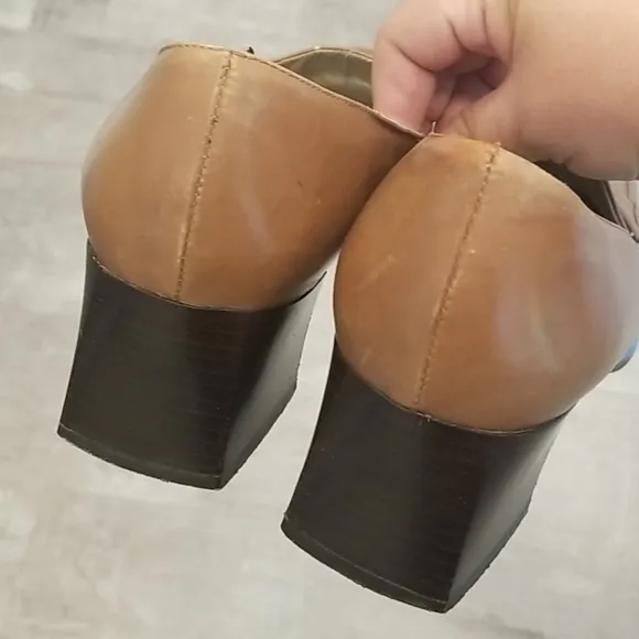 💕SAKS FIFTH AVENUE💕 Penny Loafer Leather Heels