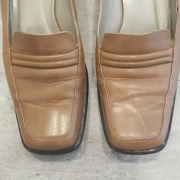 💕SAKS FIFTH AVENUE💕 Penny Loafer Leather Heels