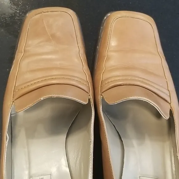 💕SAKS FIFTH AVENUE💕 Penny Loafer Leather Heels