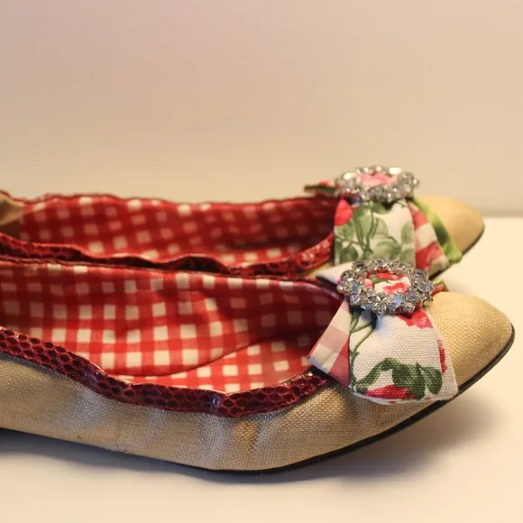 🍒SALE🎉🎁hp🍒Vintage Dolce&amp;Gabbana Extremely Impressive