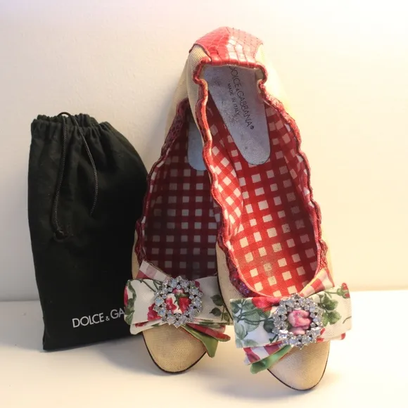 🍒SALE🎉🎁hp🍒Vintage Dolce&amp;Gabbana Extremely Impressive