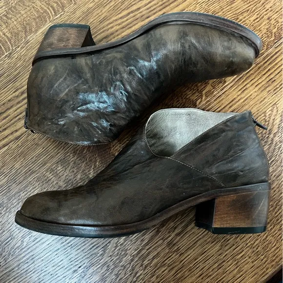 SALPY Leather Ankle Boots Booties Western Textured Brown USA Heels Cowboy 8
