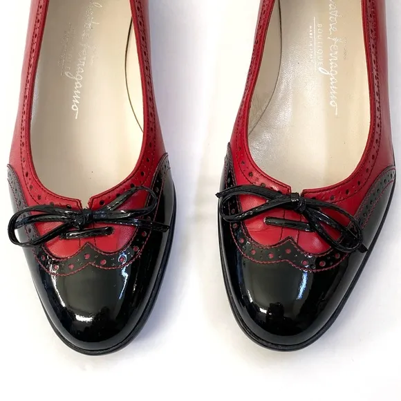 SALVATORE FERRAGAMO black patent red leather Oxford round toe bow ballet flats