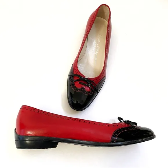 SALVATORE FERRAGAMO black patent red leather Oxford round toe bow ballet flats