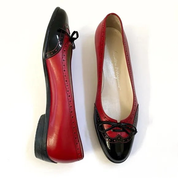 SALVATORE FERRAGAMO black patent red leather Oxford round toe bow ballet flats