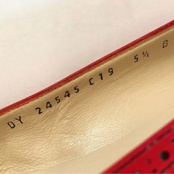 SALVATORE FERRAGAMO black patent red leather Oxford round toe bow ballet flats