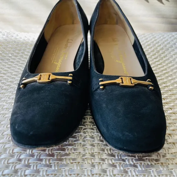 SALVATORE FERRAGAMO Boutique Black Suede Block Heel Shoes Size 6.5 B