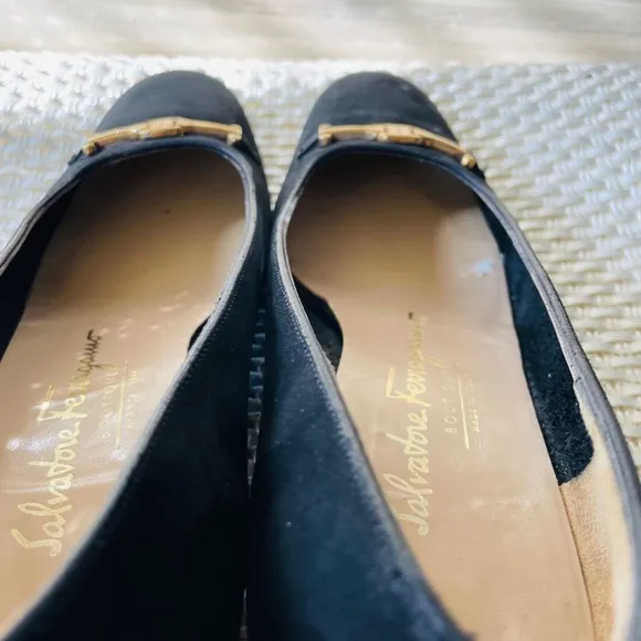 SALVATORE FERRAGAMO Boutique Black Suede Block Heel Shoes Size 6.5 B