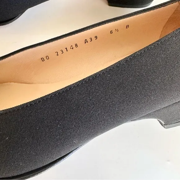 Salvatore Ferragamo Boutique TOY Black Nero Fabric Block Heel Classic Pumps
