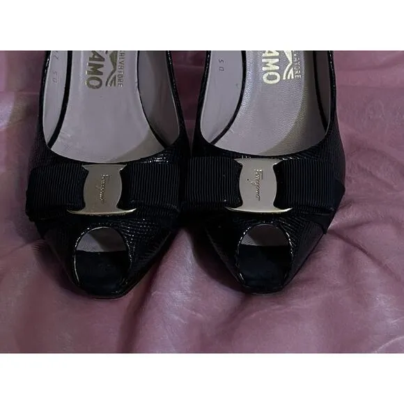 Salvatore Ferragamo Gilia Pebble Black Heel Size 7.5 Black/ Gold